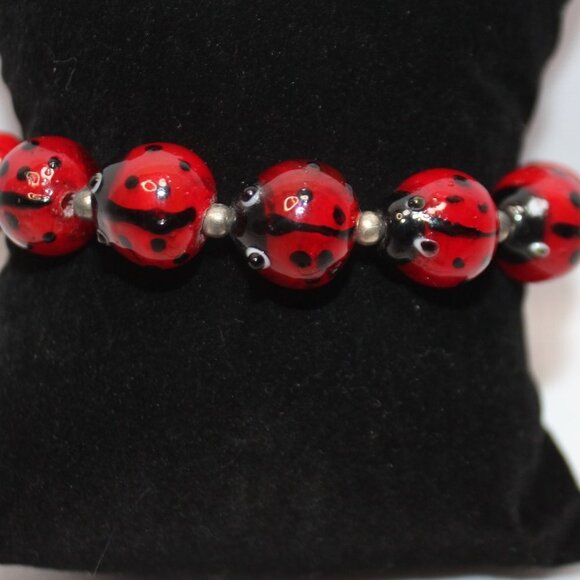 Ladybug Glass Bead Bracelet and Dangle Earrings - Picture 2 of 7